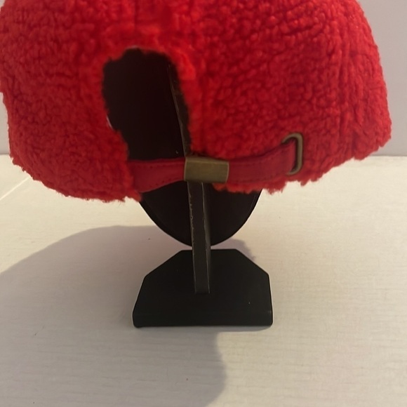 COPY - Red Shaggy cap NEW - Picture 3 of 6